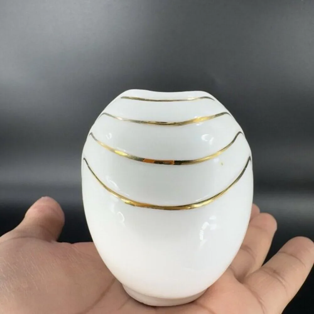 Vintage 1980s Y H Taiwan Fine Bone China Small Vase Vessel Gold Painted Vase VTG